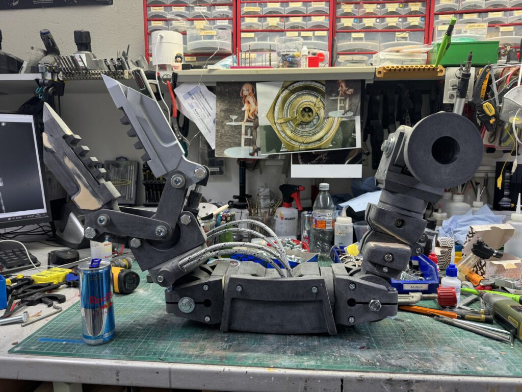 RoboCain – Lifesize Utility Arm