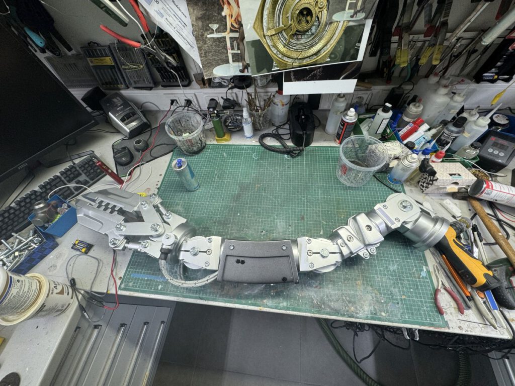 RoboCain – Lifesize Utility Arm